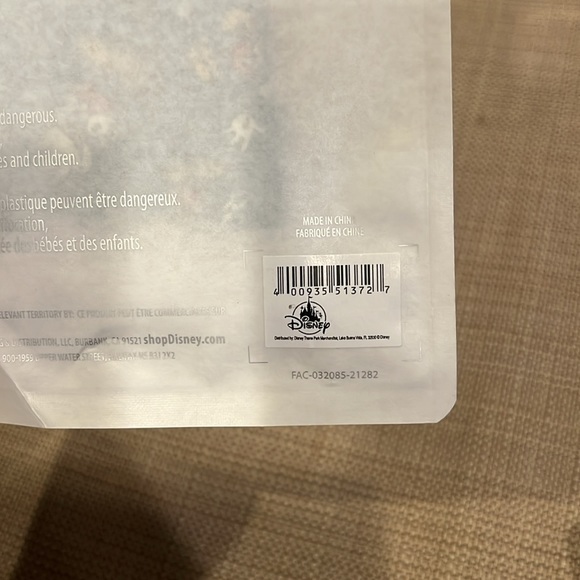 Disneyland Mickey Mouse Cloth Face Mask - Picture 4 of 5